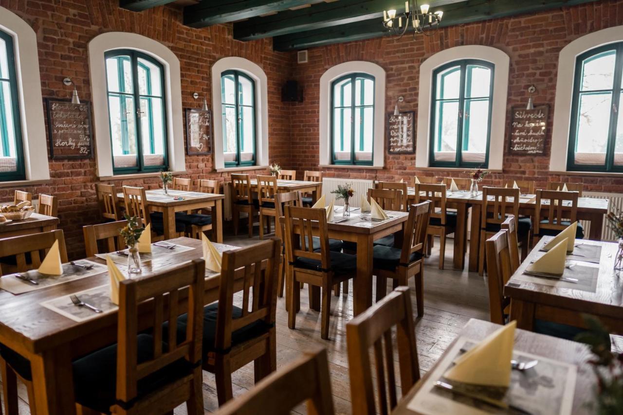 Na Kopecku Ad 1795 - Penzion S Restauraci A Wellness V Podkrkonosi Dvur Kralove nad Labem Exterior photo